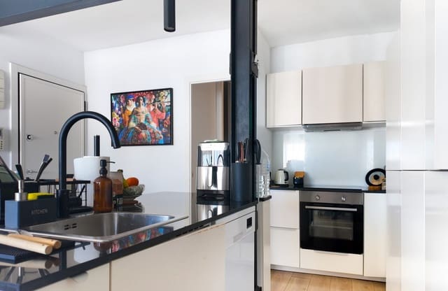 2 soverom Leilighet til salgs i Ensanche - Diputacion, Alicante by - € 290 000 (Ref: 9628312)