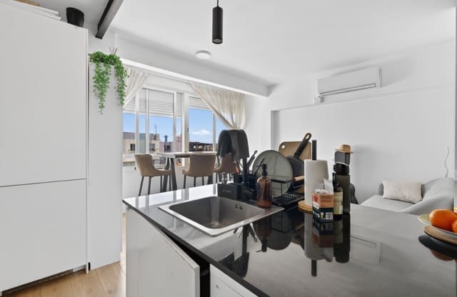 2 soverom Leilighet til salgs i Ensanche - Diputacion, Alicante by - € 290 000 (Ref: 9628312)