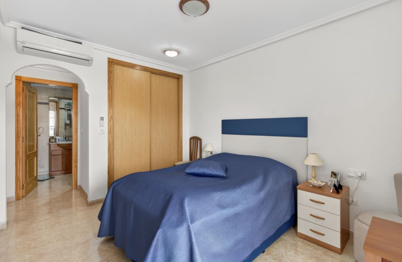 3 soverom Penthouse til salgs i Playa Flamenca med svømmebasseng garasje - € 379 000 (Ref: 9640381)