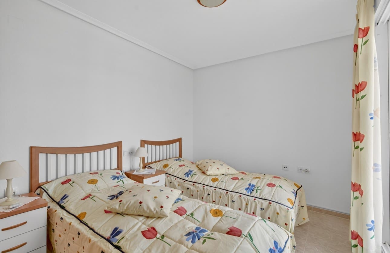 3 soverom Penthouse til salgs i Playa Flamenca med svømmebasseng garasje - € 379 000 (Ref: 9640381)