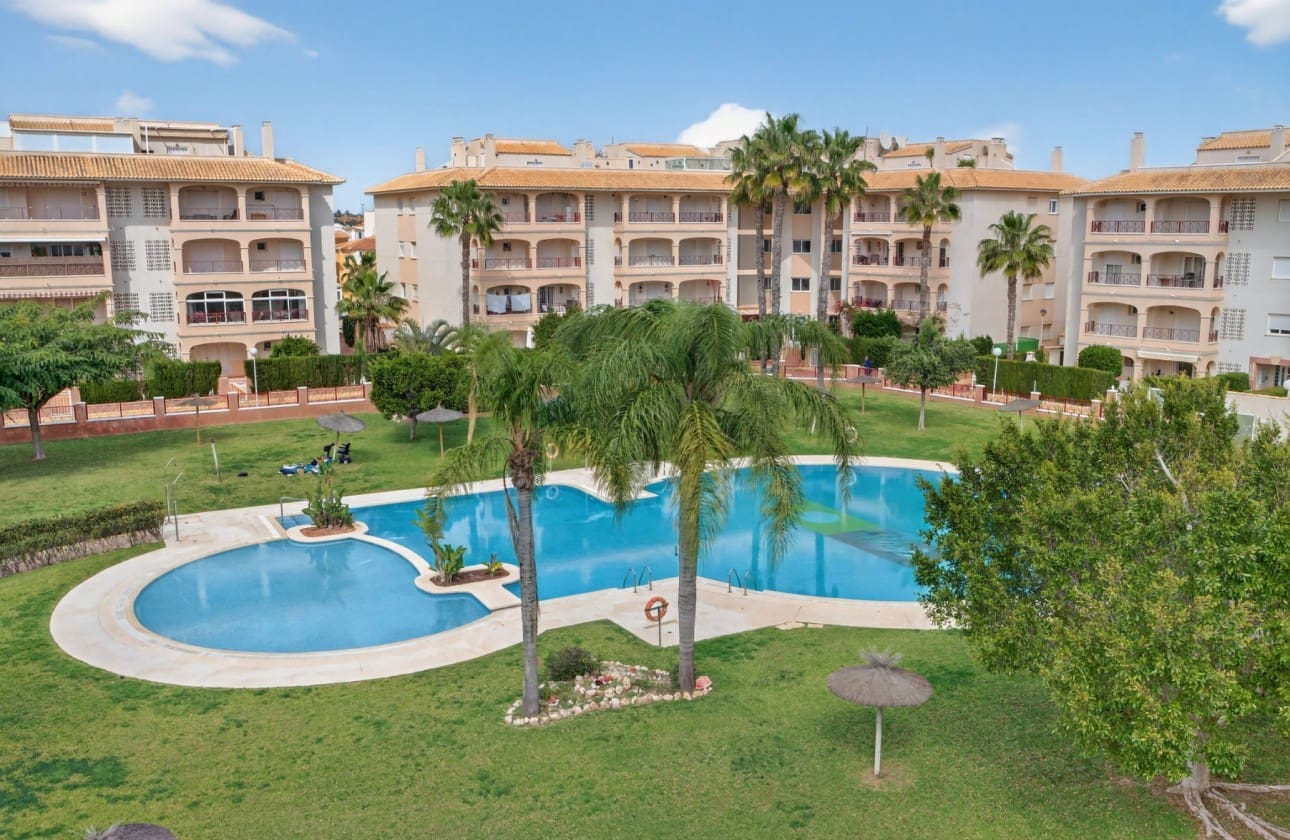 3 soverom Penthouse til salgs i Playa Flamenca med svømmebasseng garasje - € 379 000 (Ref: 9640381)
