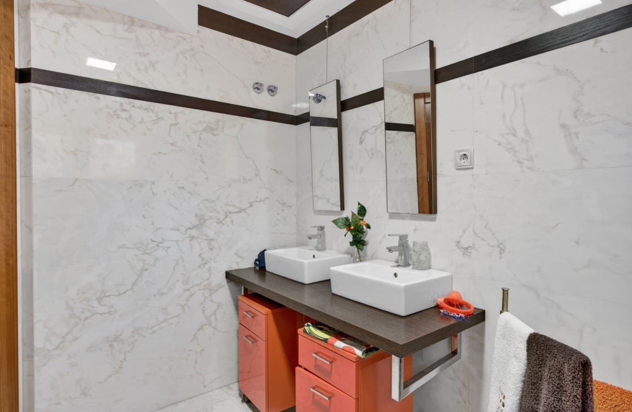 5 bedroom Villa for sale in Elche / Elx with pool garage - € 1,449,000 (Ref: 9643357)