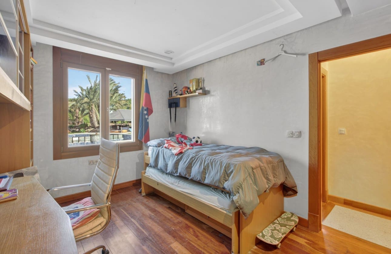 5 bedroom Villa for sale in Elche / Elx with pool garage - € 1,449,000 (Ref: 9643357)