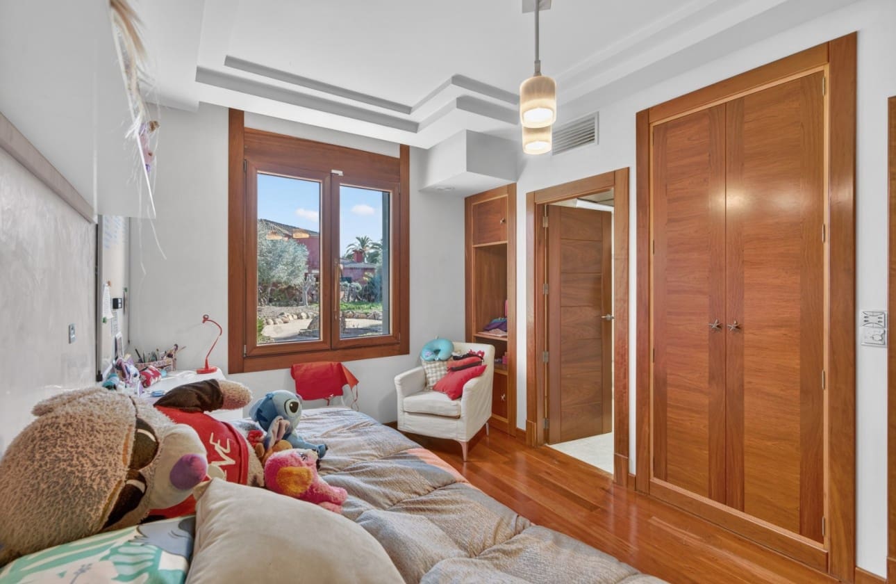 5 bedroom Villa for sale in Elche / Elx with pool garage - € 1,449,000 (Ref: 9643357)