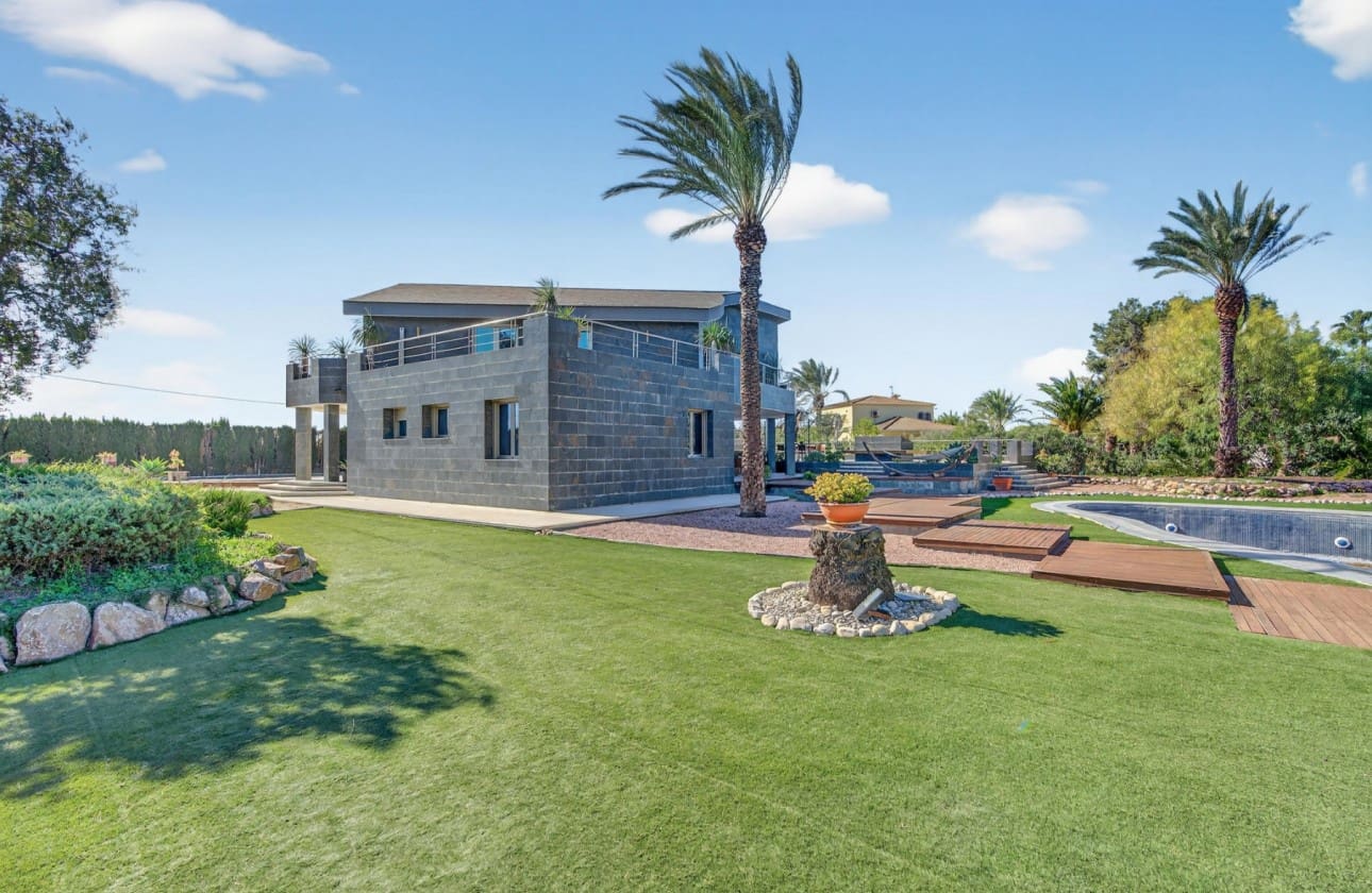 5 bedroom Villa for sale in Elche / Elx with pool garage - € 1,449,000 (Ref: 9643357)