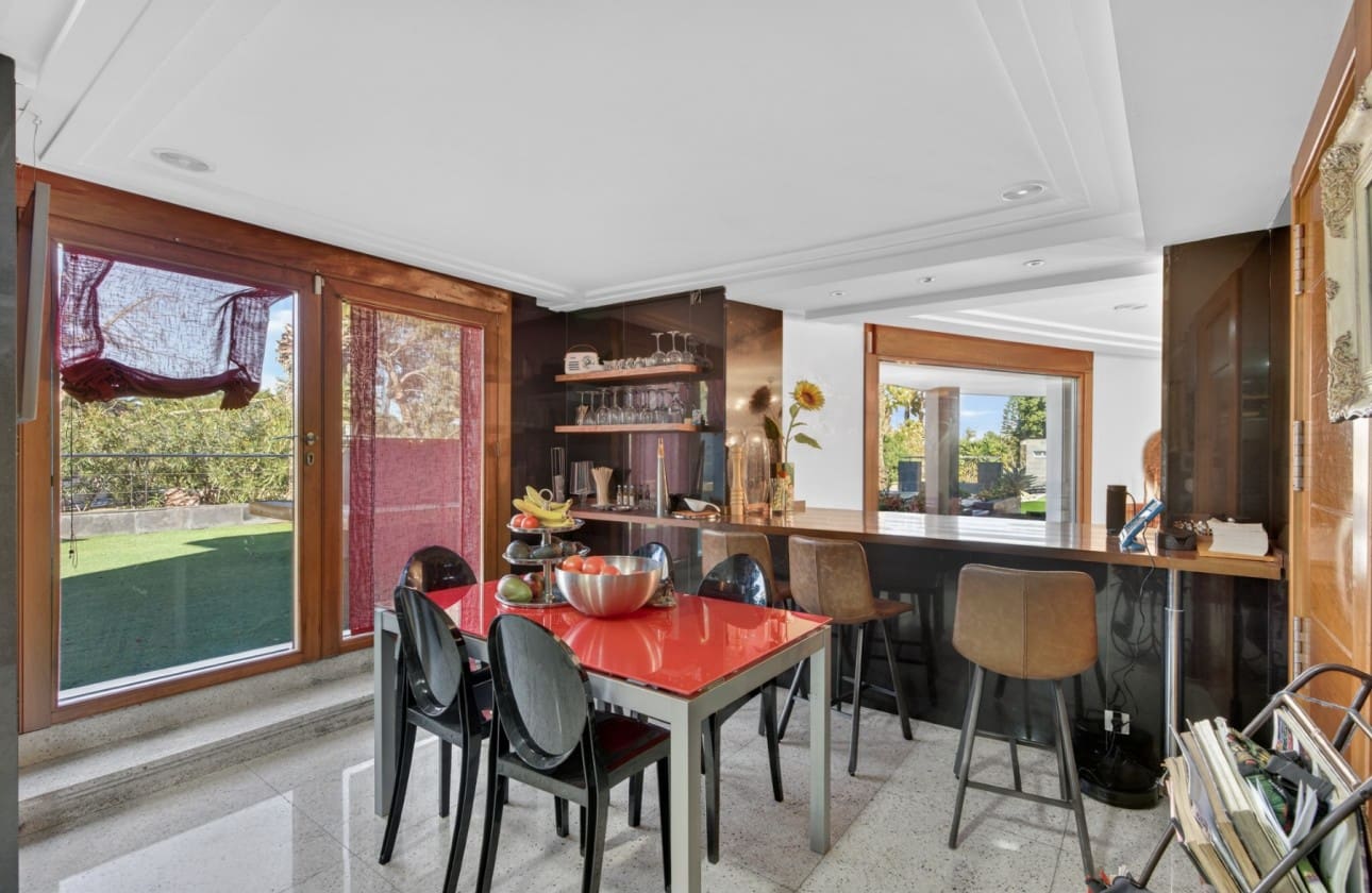 5 bedroom Villa for sale in Elche / Elx with pool garage - € 1,449,000 (Ref: 9643357)