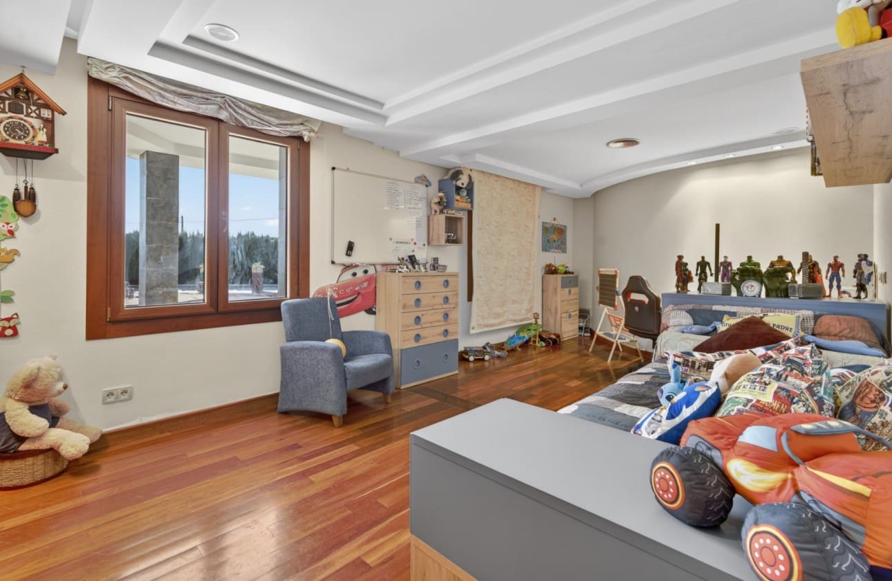 5 bedroom Villa for sale in Elche / Elx with pool garage - € 1,449,000 (Ref: 9643357)