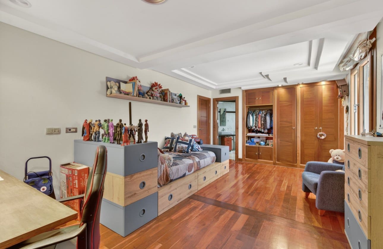 5 bedroom Villa for sale in Elche / Elx with pool garage - € 1,449,000 (Ref: 9643357)