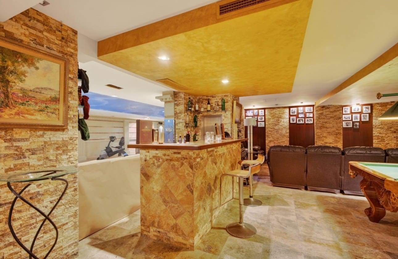 5 bedroom Villa for sale in Elche / Elx with pool garage - € 1,449,000 (Ref: 9643357)