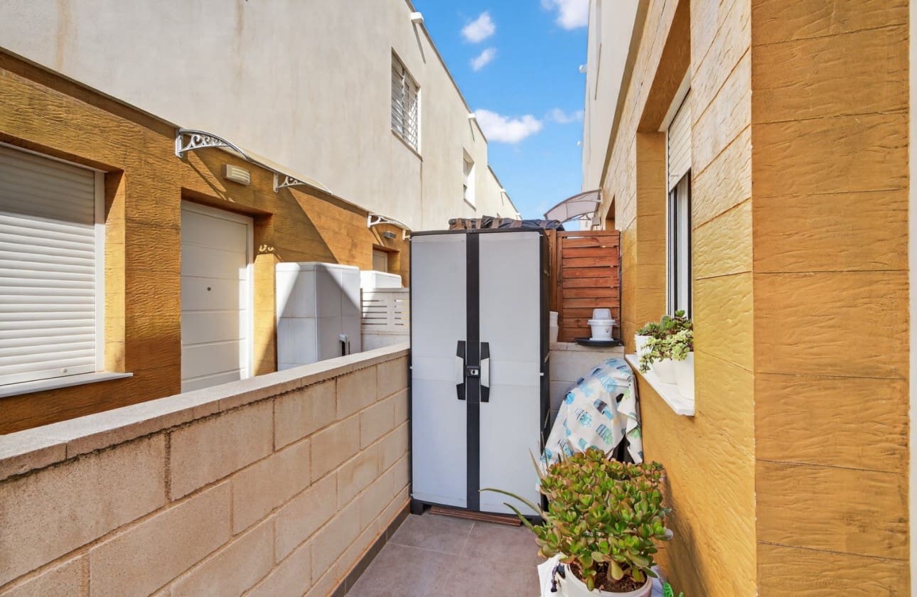 2 bedroom Townhouse for sale in Gran Alacant with pool garage - € 340,000 (Ref: 9643358)