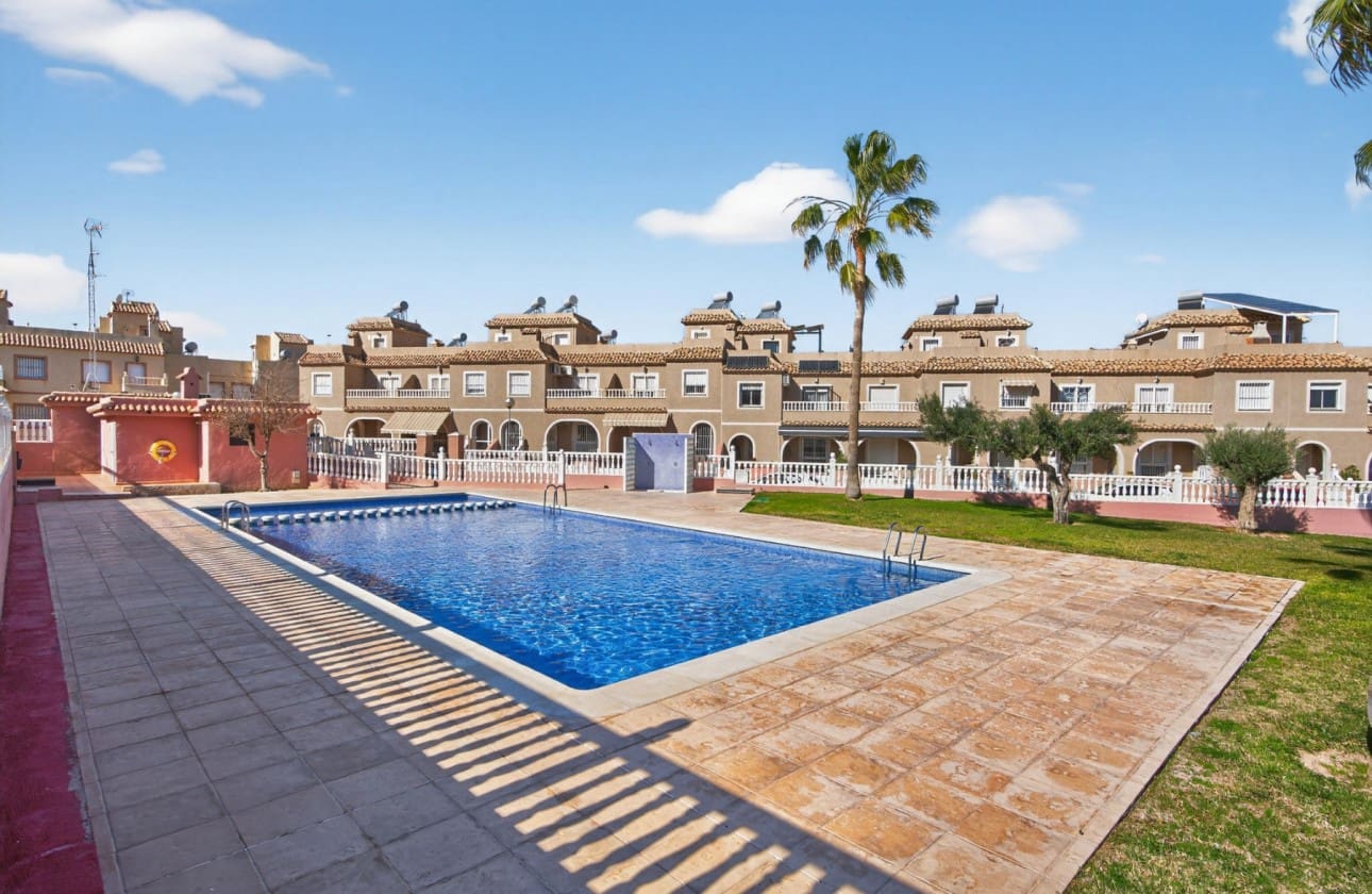2 bedroom Townhouse for sale in Gran Alacant with pool garage - € 340,000 (Ref: 9643358)