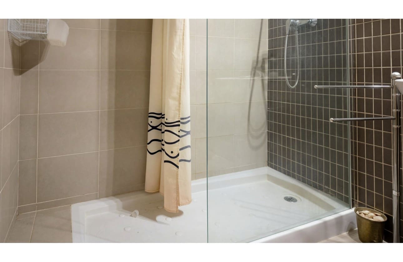 2 sypialnia Apartament na sprzedaż w Miasto Alicante / Alacant z basenem garażem - 285 000 € (Ref: 9659771)