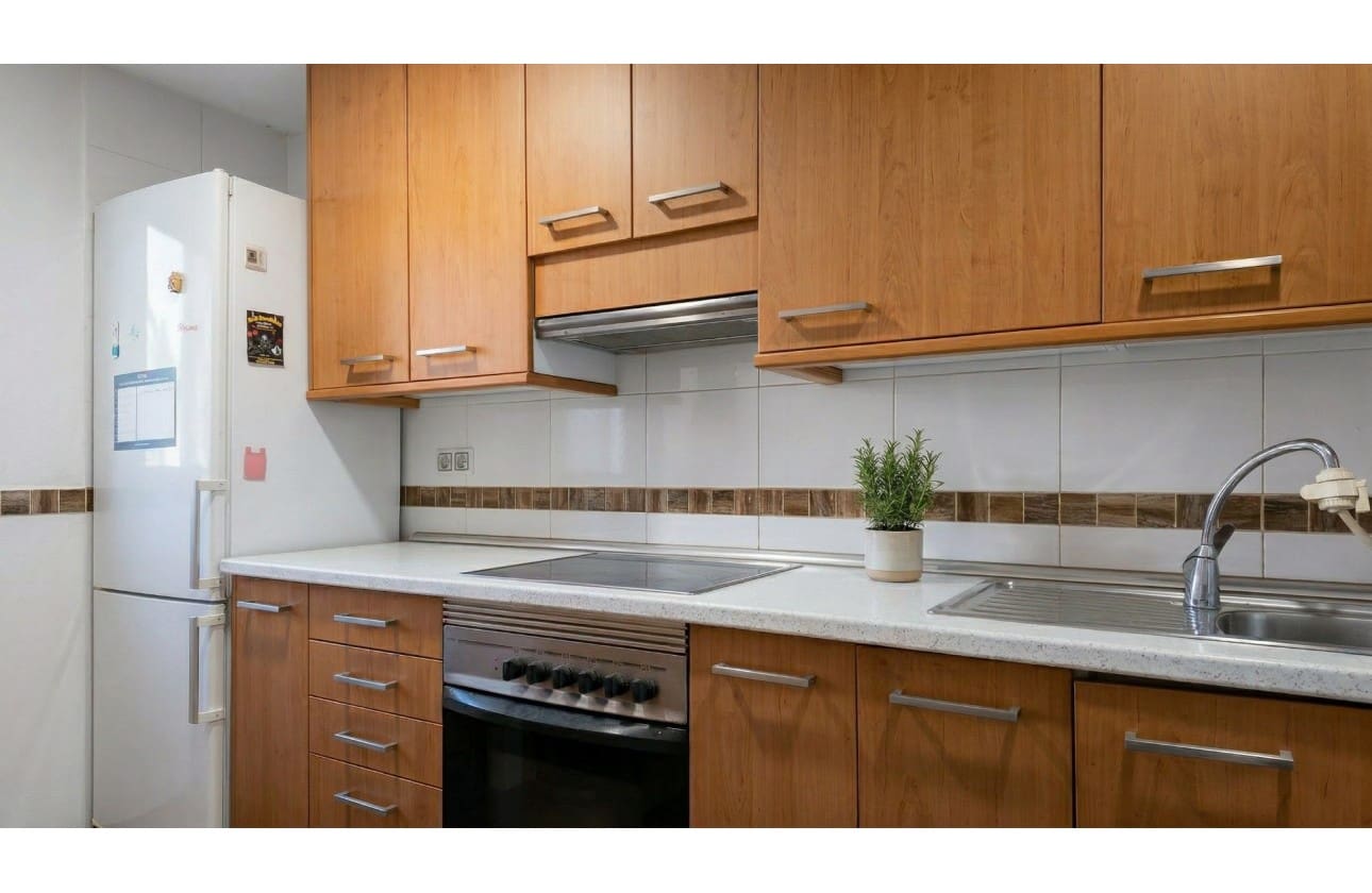 2 sypialnia Apartament na sprzedaż w Miasto Alicante / Alacant z basenem garażem - 285 000 € (Ref: 9659771)