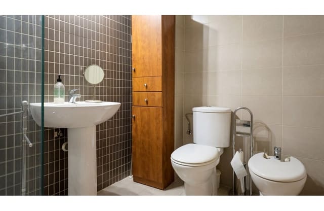 2 sypialnia Apartament na sprzedaż w Miasto Alicante / Alacant z basenem garażem - 285 000 € (Ref: 9659771)