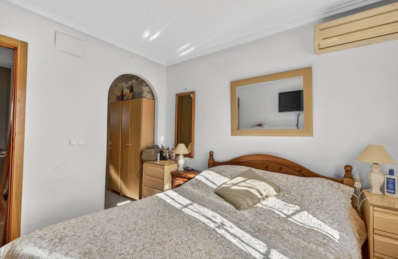 Chalet de 6 habitaciones en Gran Alacant en venta con piscina garaje - 505.000 € (Ref: 9665684)