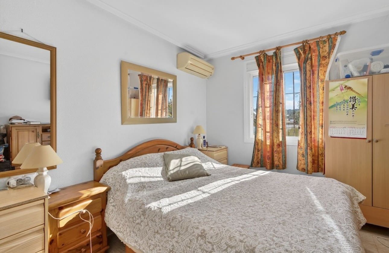 Chalet de 6 habitaciones en Gran Alacant en venta con piscina garaje - 505.000 € (Ref: 9665684)