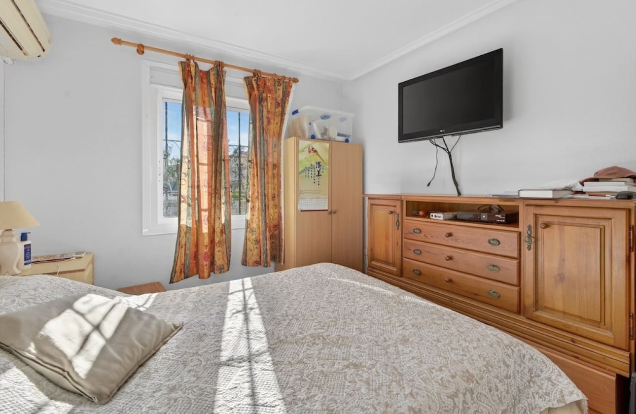 Chalet de 6 habitaciones en Gran Alacant en venta con piscina garaje - 505.000 € (Ref: 9665684)