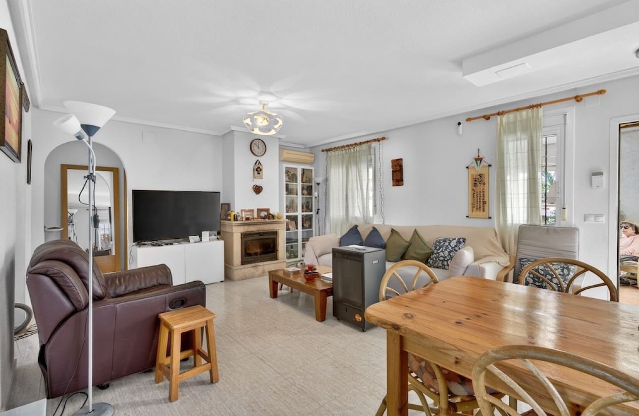 Chalet de 6 habitaciones en Gran Alacant en venta con piscina garaje - 505.000 € (Ref: 9665684)