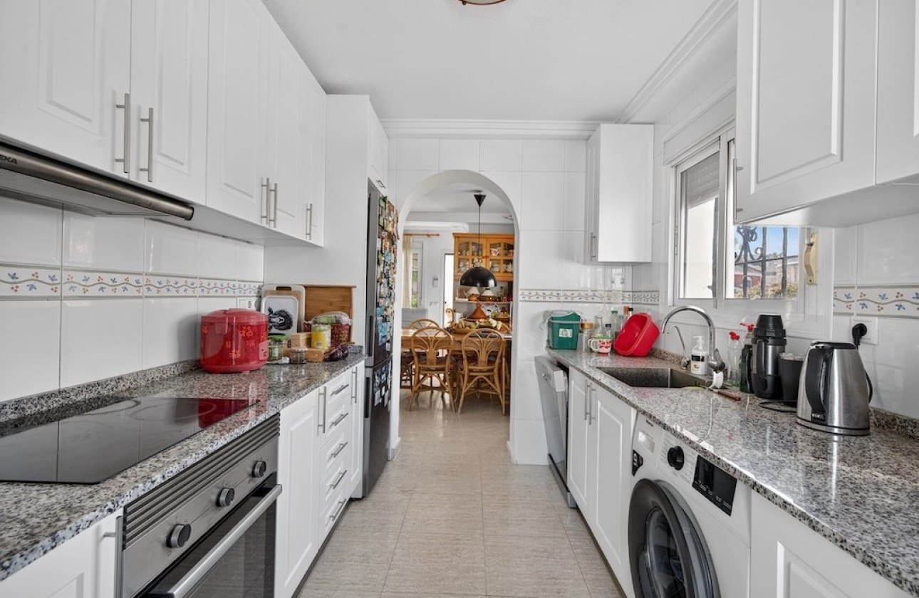 Chalet de 6 habitaciones en Gran Alacant en venta con piscina garaje - 505.000 € (Ref: 9665684)