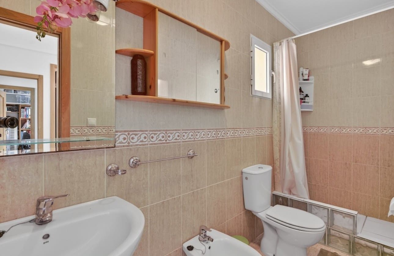 Chalet de 6 habitaciones en Gran Alacant en venta con piscina garaje - 505.000 € (Ref: 9665684)