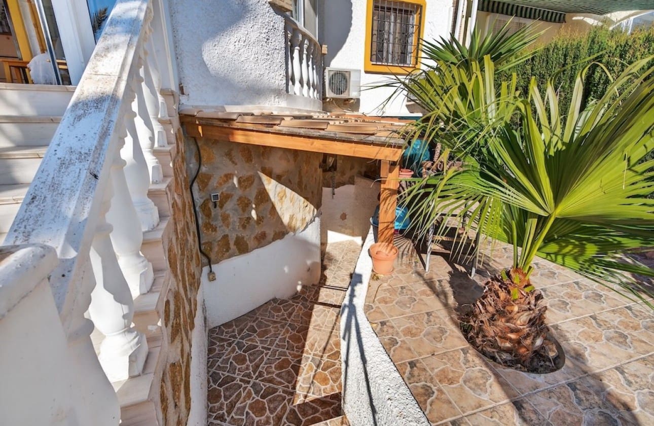 Chalet de 6 habitaciones en Gran Alacant en venta con piscina garaje - 505.000 € (Ref: 9665684)