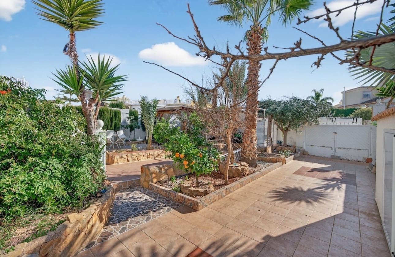 Chalet de 6 habitaciones en Gran Alacant en venta con piscina garaje - 505.000 € (Ref: 9665684)