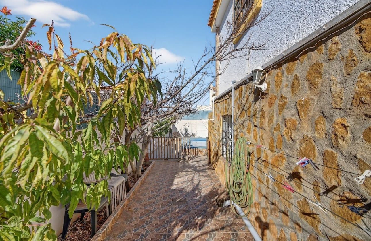 Chalet de 6 habitaciones en Gran Alacant en venta con piscina garaje - 505.000 € (Ref: 9665684)