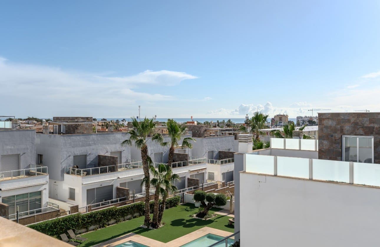 2 bedroom Penthouse for sale in Orihuela Costa with pool garage - € 289,000 (Ref: 9676320)