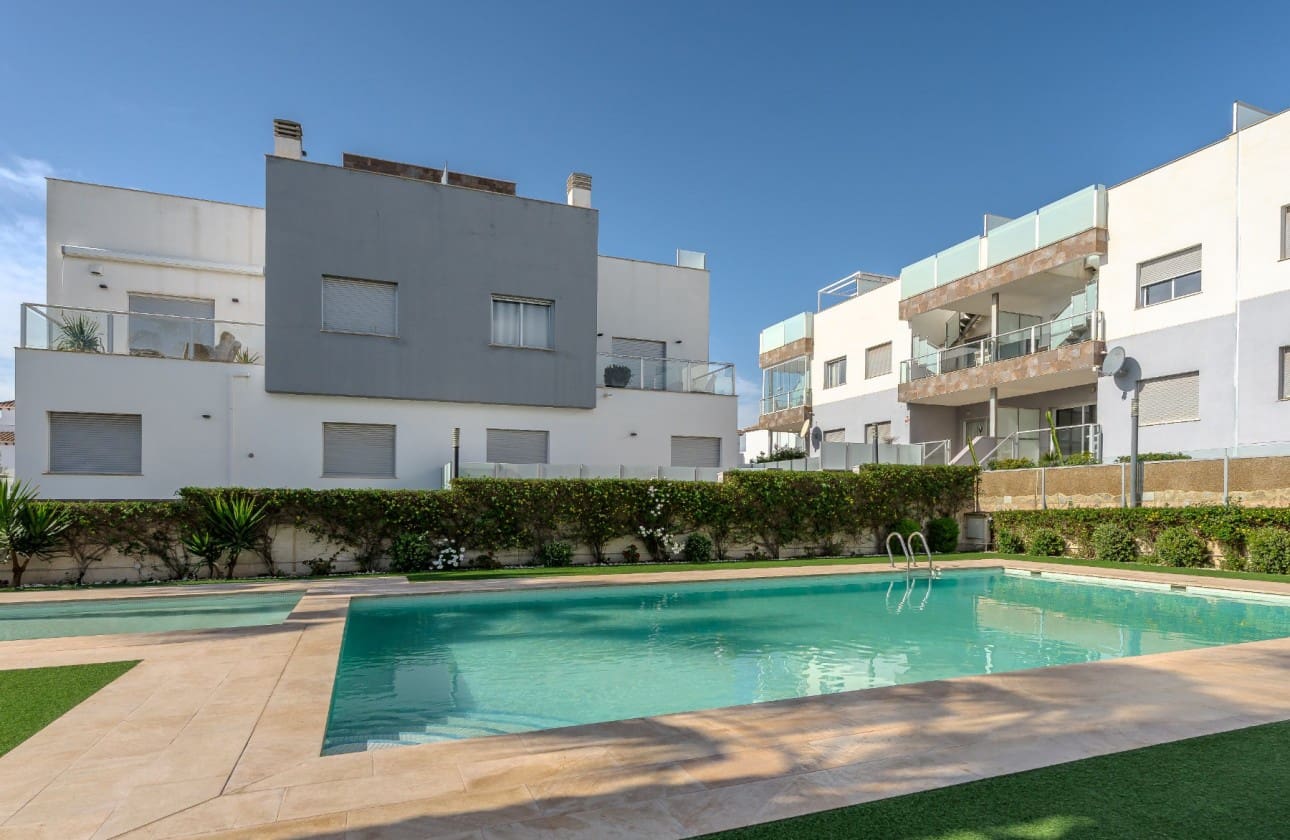 2 bedroom Penthouse for sale in Orihuela Costa with pool garage - € 289,000 (Ref: 9676320)