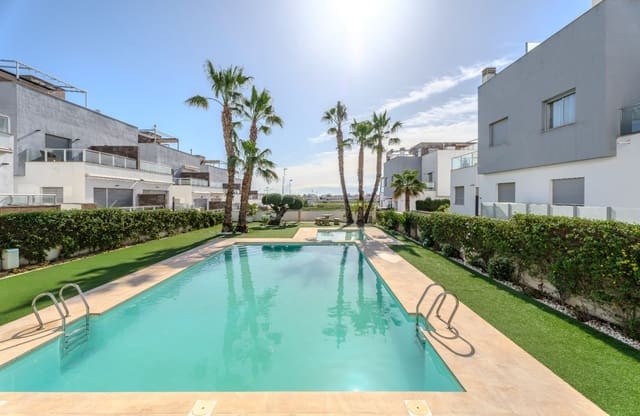 2 bedroom Penthouse for sale in Punta Prima, Orihuela with pool garage - € 289,000 (Ref: 9676320)