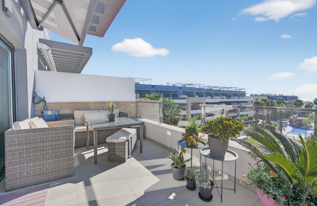 2 bedroom Penthouse for sale in Playa Flamenca with pool garage - € 499,000 (Ref: 9753629)