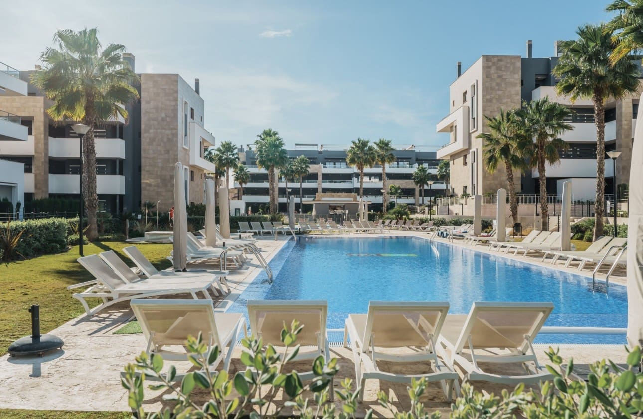 2 bedroom Penthouse for sale in Playa Flamenca with pool garage - € 499,000 (Ref: 9753629)
