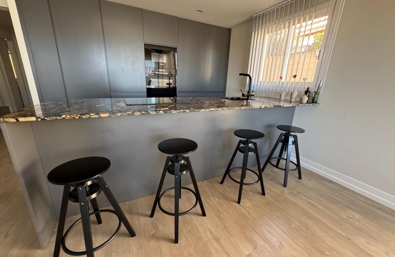 3 soverom Hus til salgs i Polop med svømmebasseng garasje - € 399 000 (Ref: 9758158)