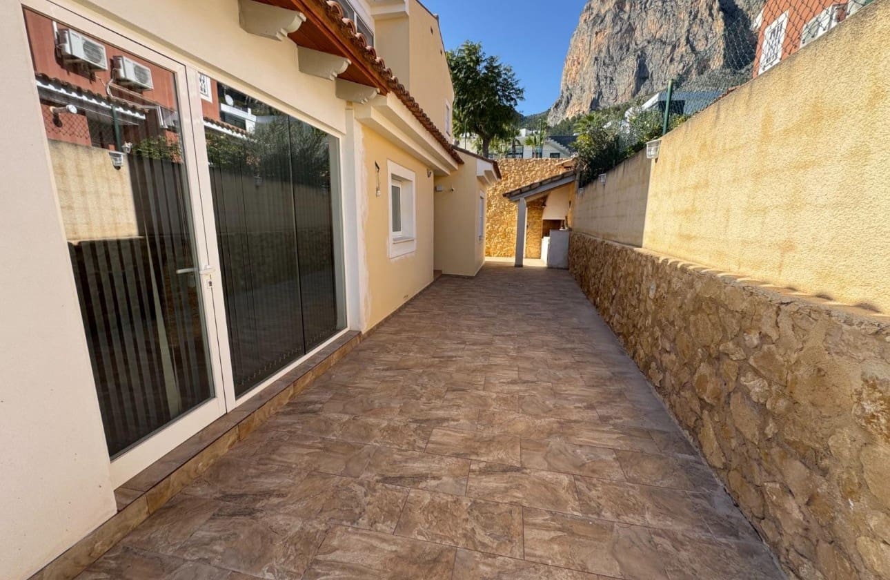 3 soverom Hus til salgs i Polop med svømmebasseng garasje - € 399 000 (Ref: 9758158)