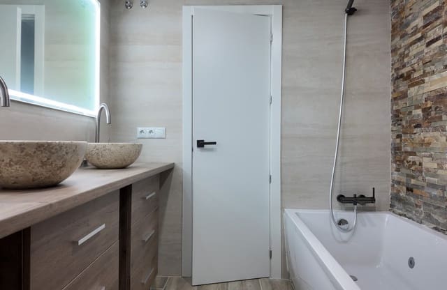 2 bedroom Apartment for sale in Barrio del Centro, Alicante / Alacant city - € 389,000 (Ref: 9776939)