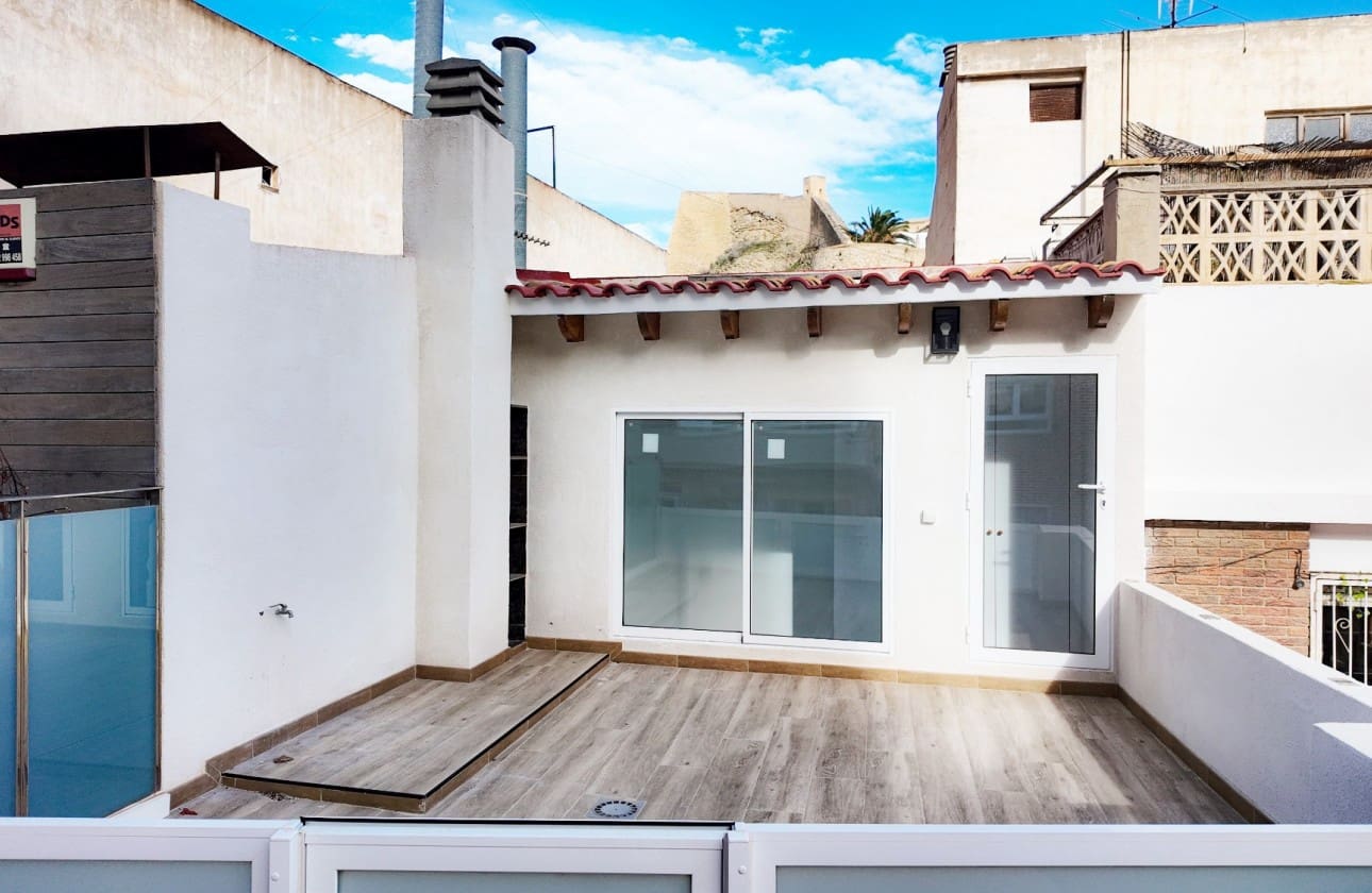 2 makuuhuone Huoneisto myytävänä paikassa Alicante kaupunki - 389 000 € (Ref: 9776939)