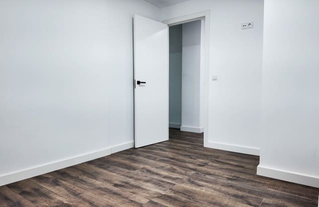 2 bedroom Apartment for sale in Barrio del Centro, Alicante / Alacant city - € 389,000 (Ref: 9776939)