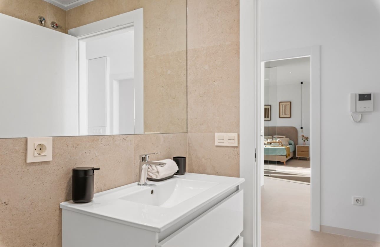 2 sypialnia Apartament na sprzedaż w Los Alcazares z basenem garażem - 279 000 € (Ref: 9782159)