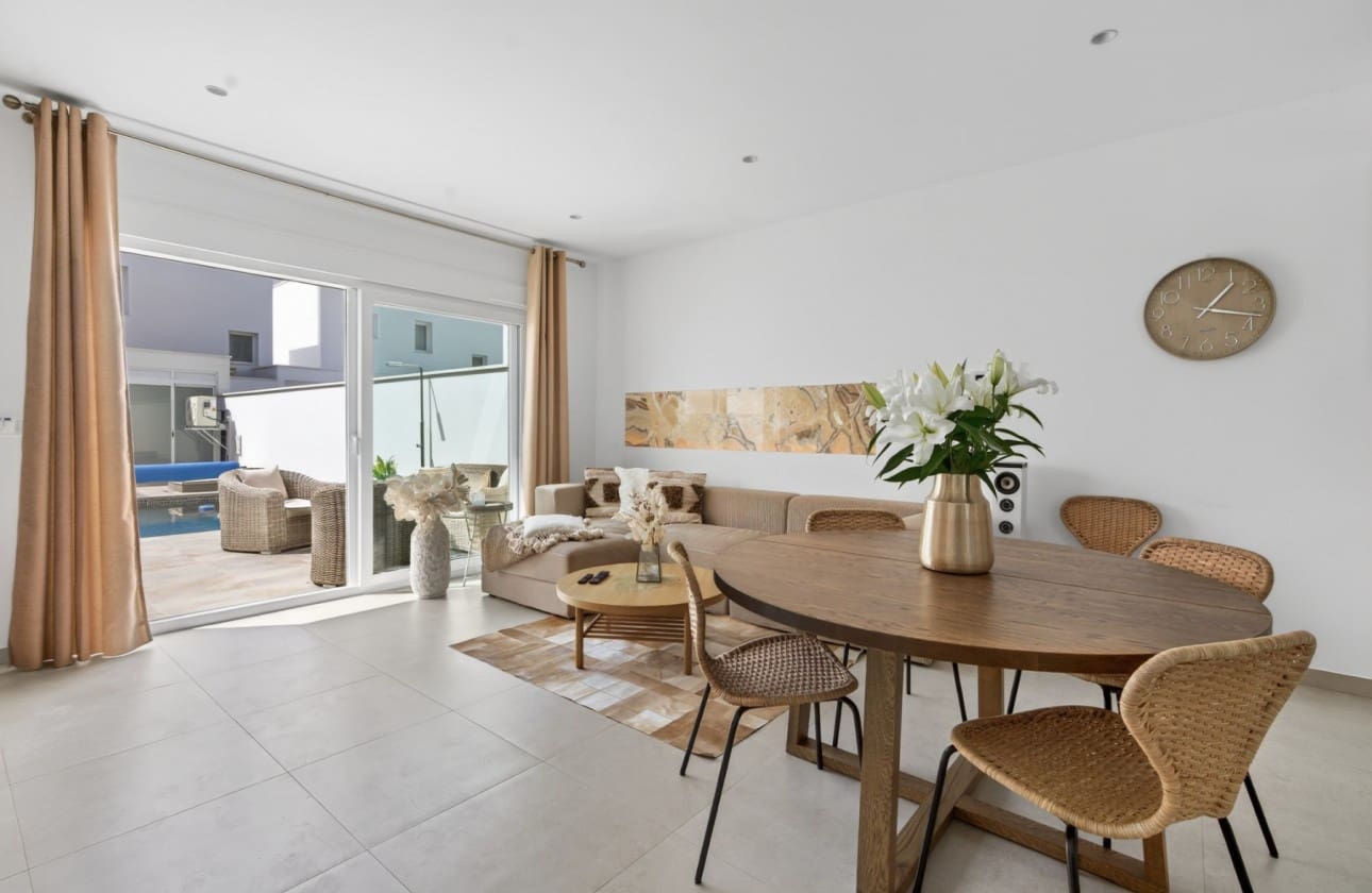 Chalet de 4 habitaciones en San Pedro del Pinatar en venta con piscina garaje - 519.000 € (Ref: 9796274)