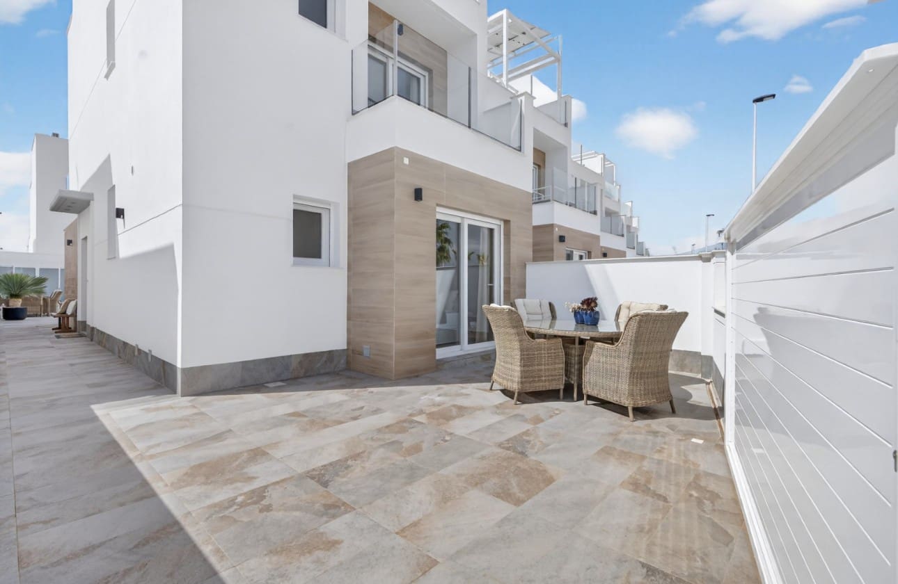 Chalet de 4 habitaciones en San Pedro del Pinatar en venta con piscina garaje - 519.000 € (Ref: 9796274)