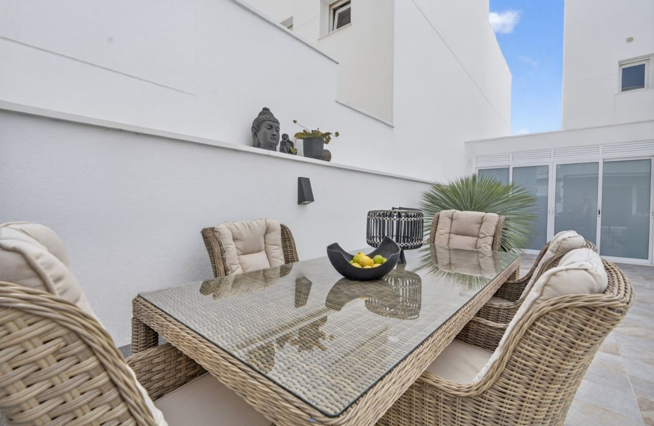 Chalet de 4 habitaciones en San Pedro del Pinatar en venta con piscina garaje - 519.000 € (Ref: 9796274)