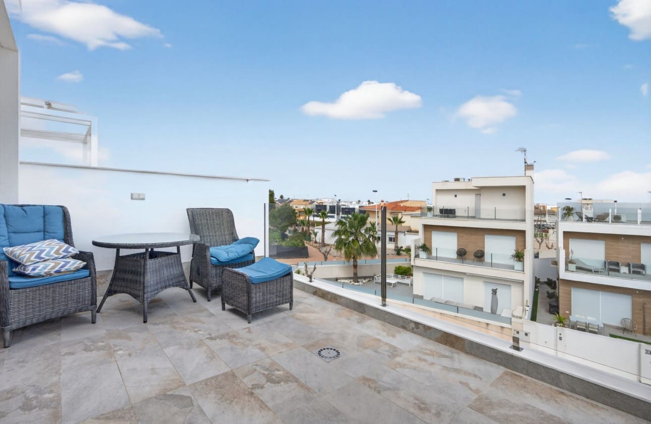 Chalet de 4 habitaciones en San Pedro del Pinatar en venta con piscina garaje - 519.000 € (Ref: 9796274)