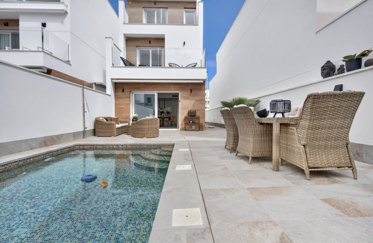 Chalet de 4 habitaciones en San Pedro del Pinatar en venta con piscina garaje - 519.000 € (Ref: 9796274)