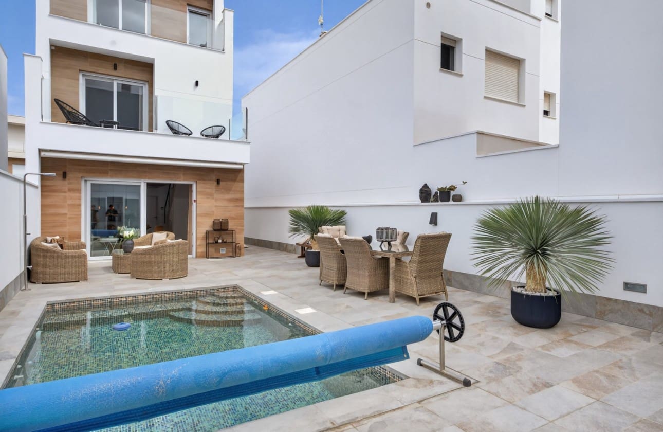 Chalet de 4 habitaciones en San Pedro del Pinatar en venta con piscina garaje - 519.000 € (Ref: 9796274)