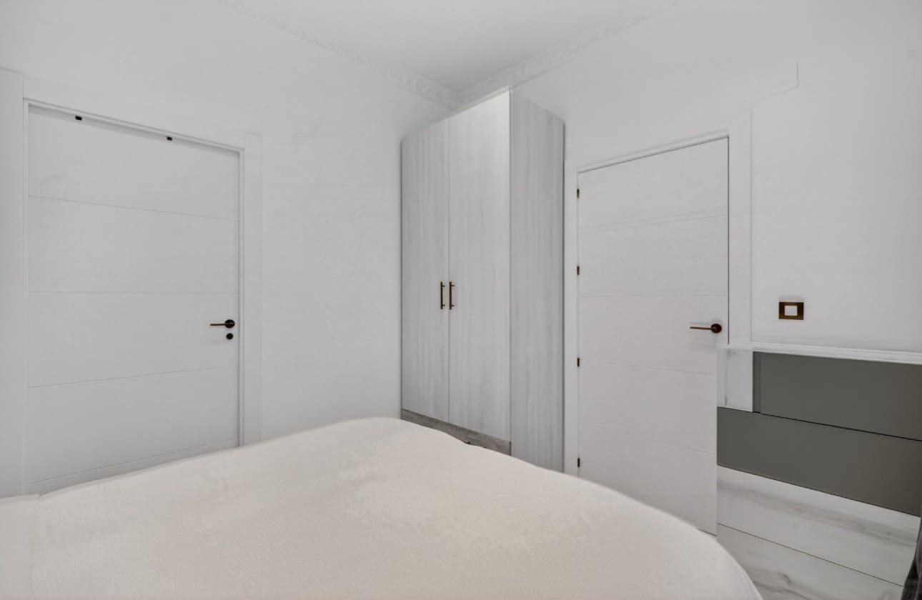 3 makuuhuone Huvila myytävänä paikassa El Altet mukana uima-altaan 
autotalli - 670 000 € (Ref: 9798383)