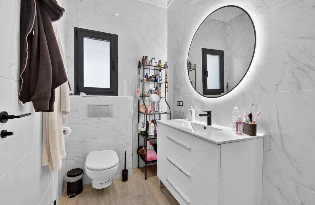 3 makuuhuone Huvila myytävänä paikassa El Altet mukana uima-altaan 
autotalli - 670 000 € (Ref: 9798383)