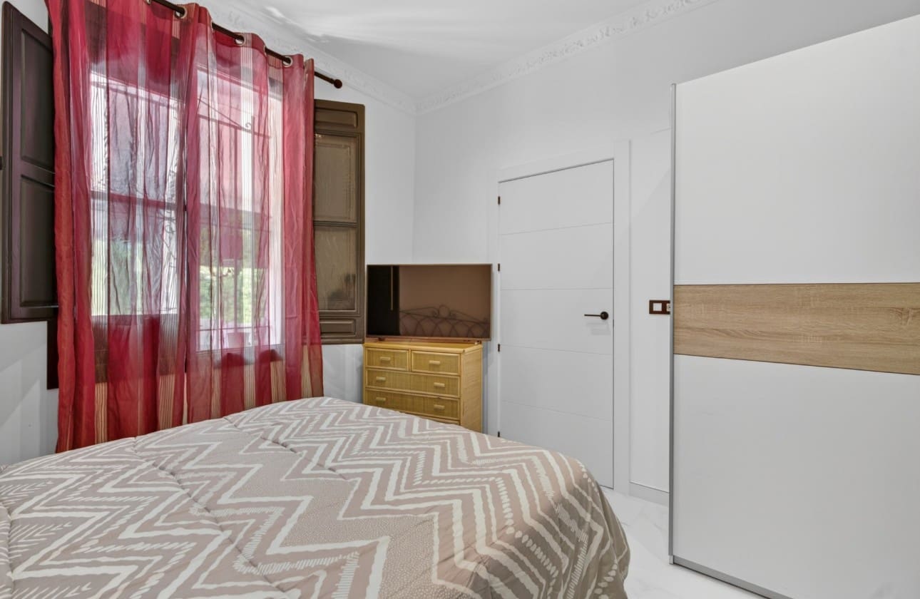 3 makuuhuone Huvila myytävänä paikassa El Altet mukana uima-altaan 
autotalli - 670 000 € (Ref: 9798383)