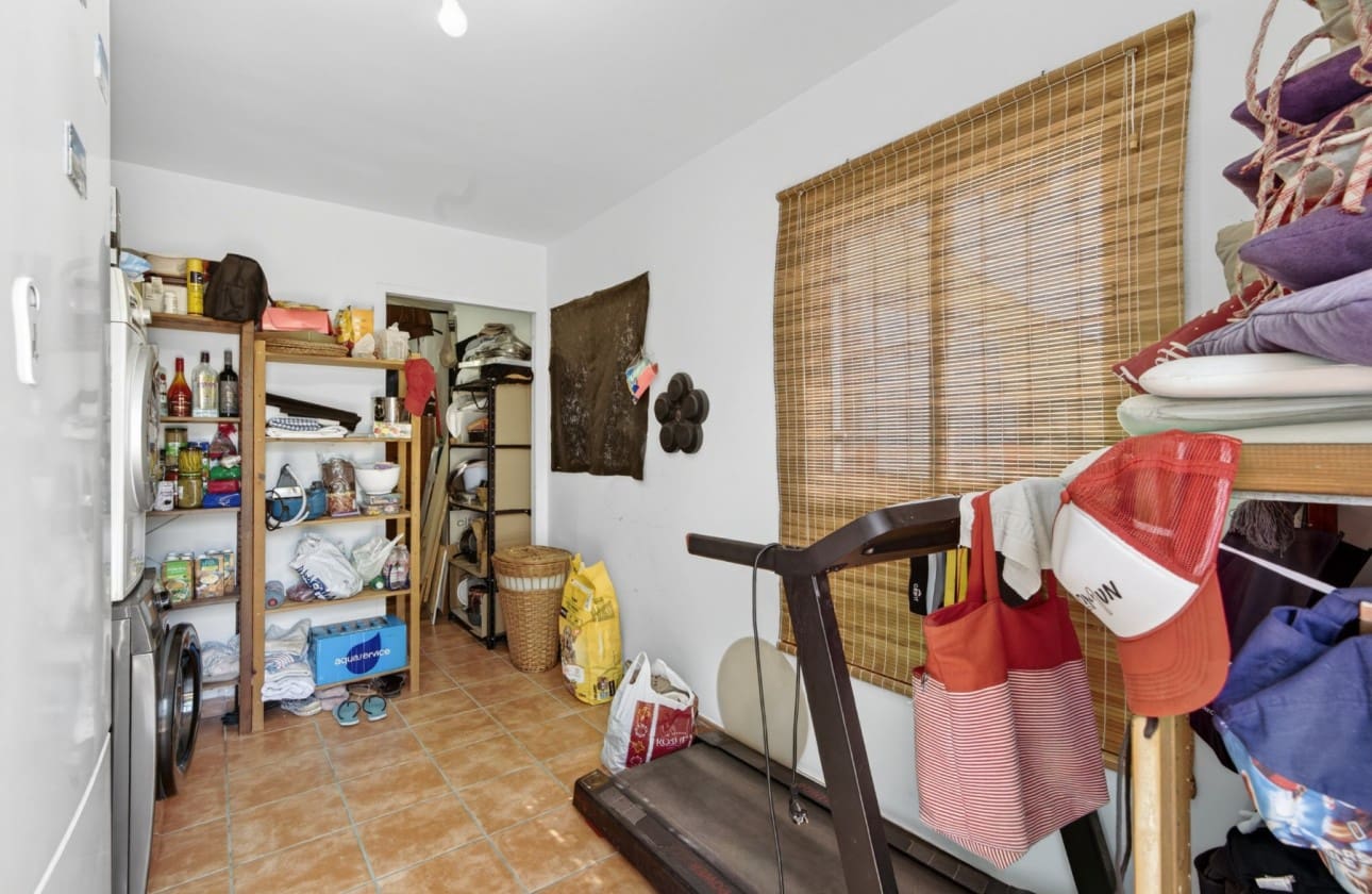 3 makuuhuone Huvila myytävänä paikassa El Altet mukana uima-altaan 
autotalli - 670 000 € (Ref: 9798383)