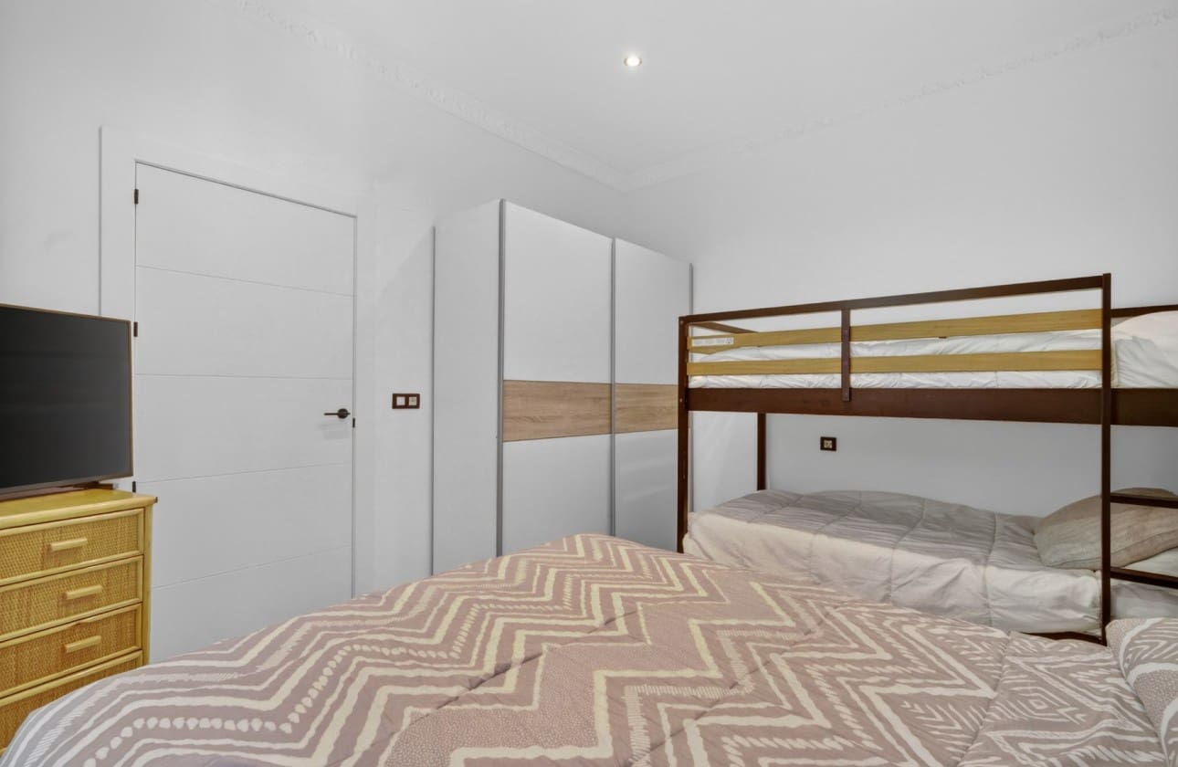 3 makuuhuone Huvila myytävänä paikassa El Altet mukana uima-altaan 
autotalli - 670 000 € (Ref: 9798383)