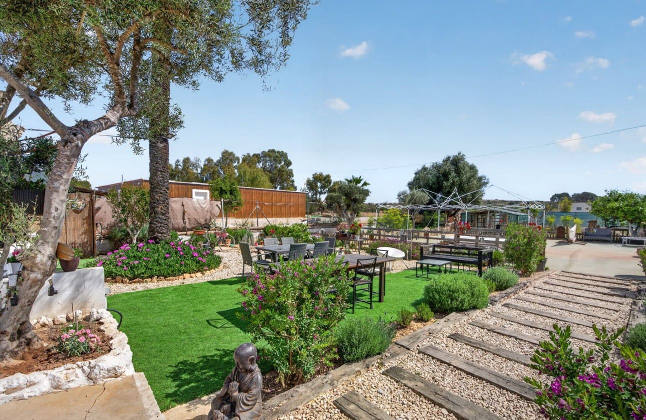 3 makuuhuone Huvila myytävänä paikassa El Altet mukana uima-altaan 
autotalli - 670 000 € (Ref: 9798383)